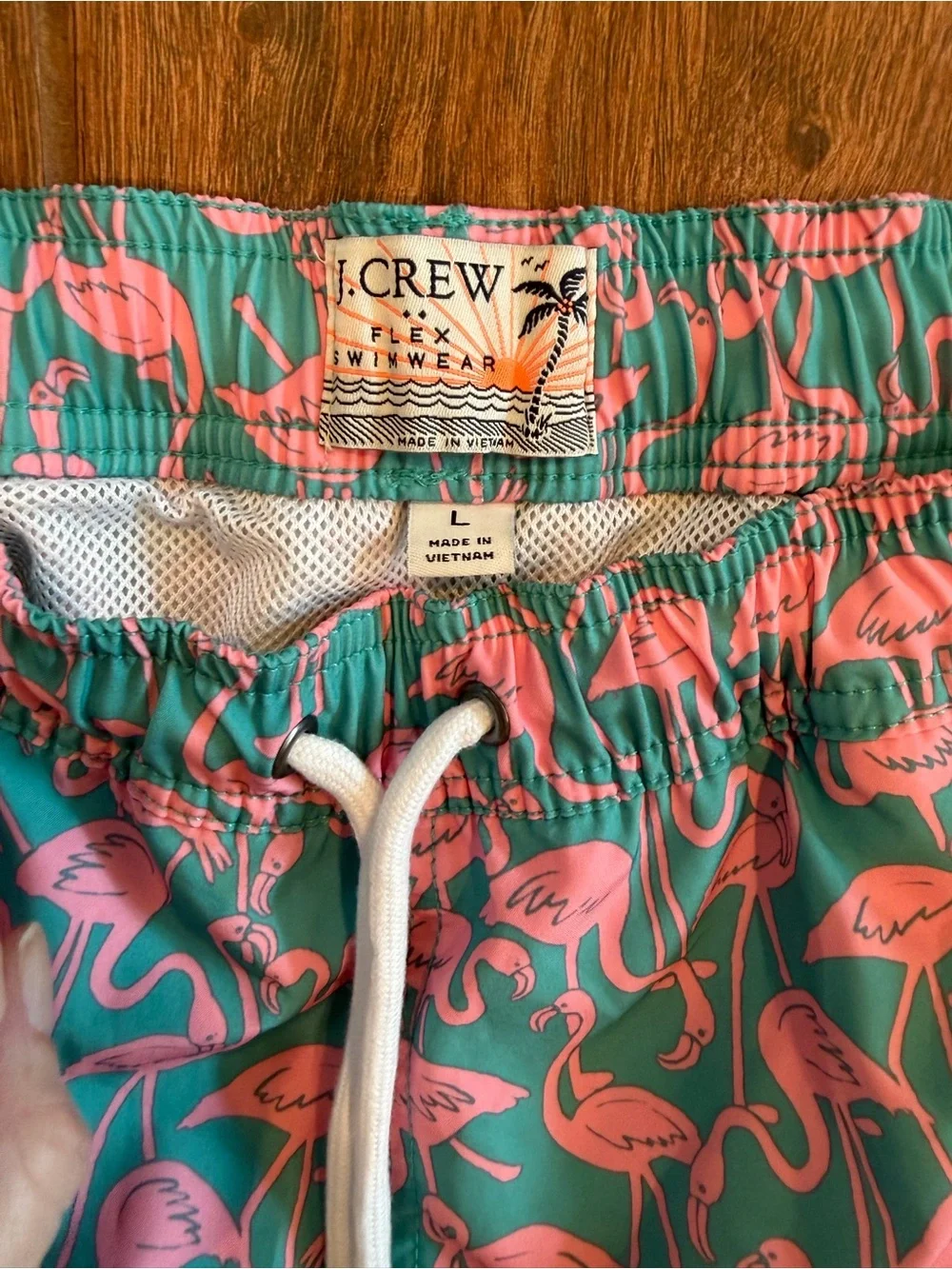 J. Crew Men’s Pink Flamingo Print Swim Shorts 6” pockets - Pink/Teal / large